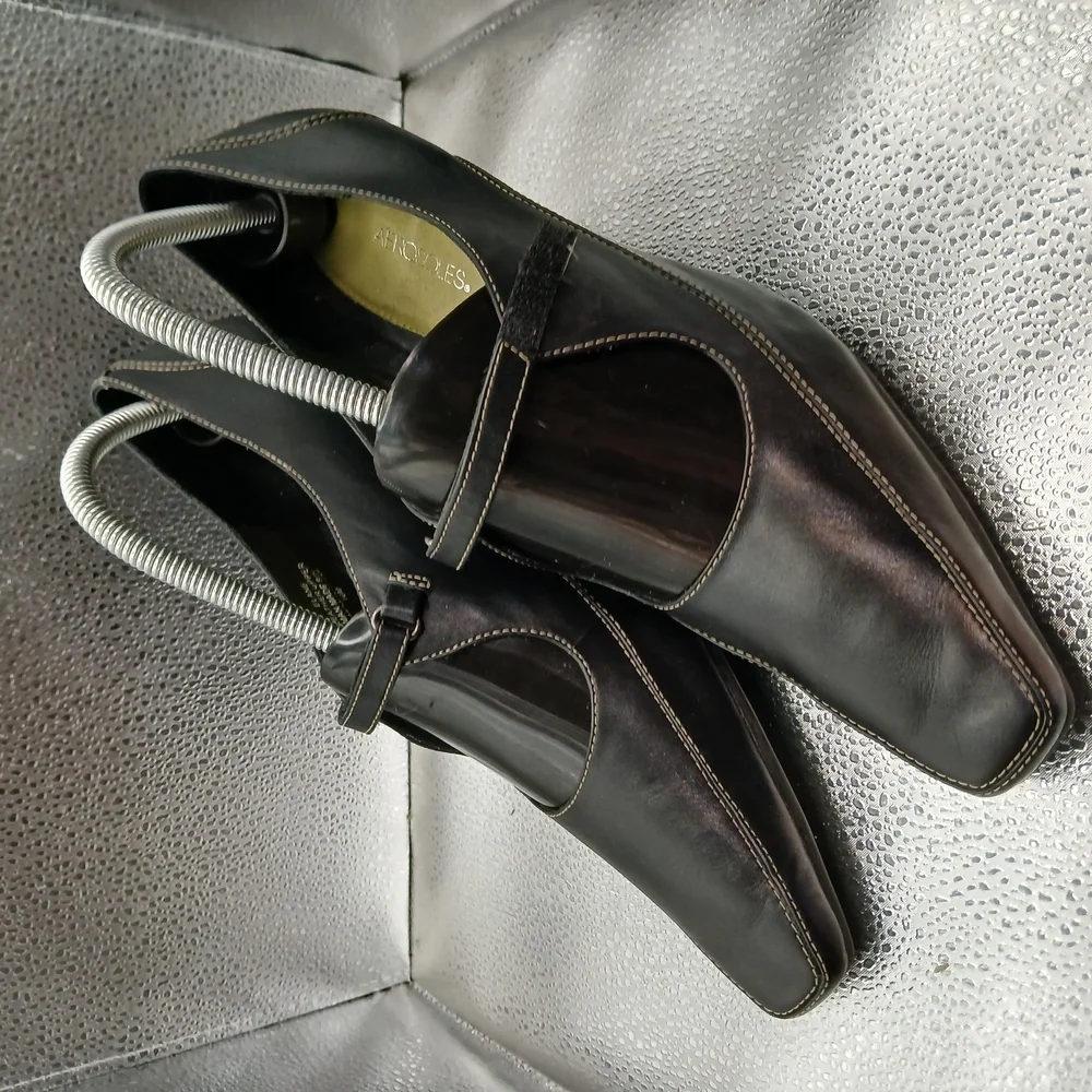 Aeropostale Black Leather Heels Women's Size 10